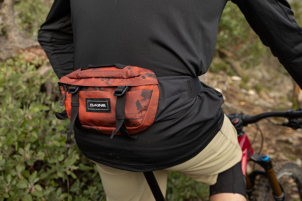 Hot Laps Hip Pack 1L - Black