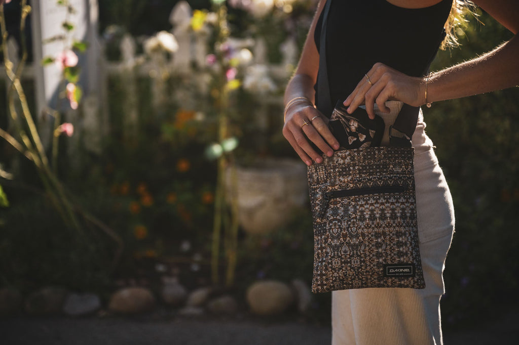 Jive Crossbody - Bisque